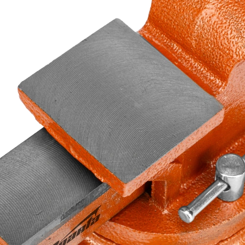 Тиски слесарные, 100 мм, поворотные, с наковальней Sparta по ценам производителя в Москве с доставкой по всей России