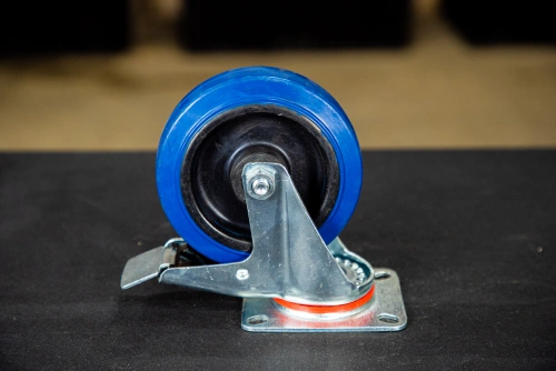 Колесо поворотное резина SRCLb 55 125 мм с тормозом (F) по ценам производителя в Москве с доставкой по всей России