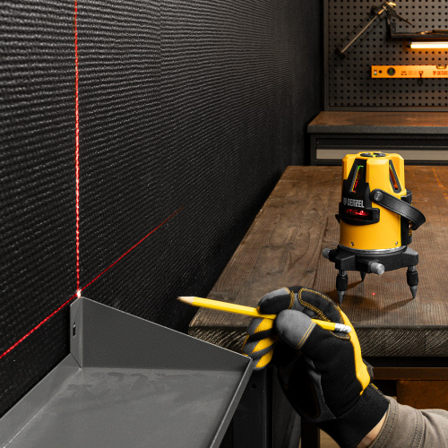 Лазерный уровень LX3, 10 м, ± 0,3 мм/1 м, 635 нм, 4 вертикальных, 1 горизонтальная плоскости, резьба 5/8" Denzel по ценам производителя в Москве с доставкой по всей России