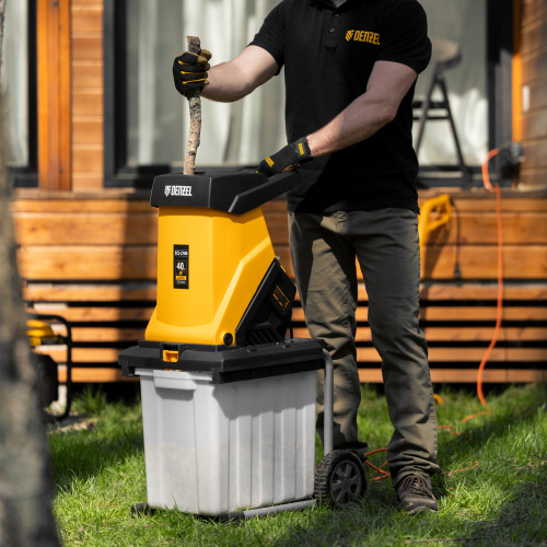 Измельчитель садовый электрический ECS-2700, 2700 Вт, 40 мм Denzel по ценам производителя в Москве с доставкой по всей России