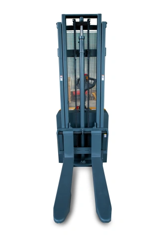 Штабелер самоходный 1,5 т 1,6 м XILIN CDD15K-EN 24/105 В/Ач с раздвижными вилами (с платформой) по ценам производителя в Москве с доставкой по всей России