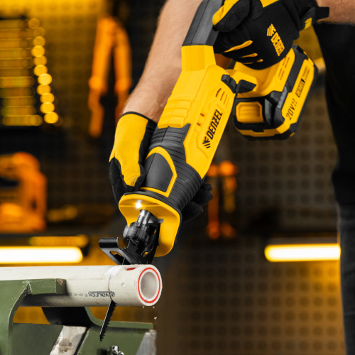 Пила сабельная аккумуляторная RS-180, Li-Ion, 20 В Denzel по ценам производителя в Москве с доставкой по всей России