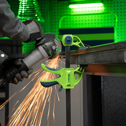 Струбцина F-образная, быстрозажимная, 450 х 70 х 660 мм, пластиковый корпус, фиксатор, двухкомпонентная рукоятка Сибртех по ценам производителя в Москве с доставкой по всей России