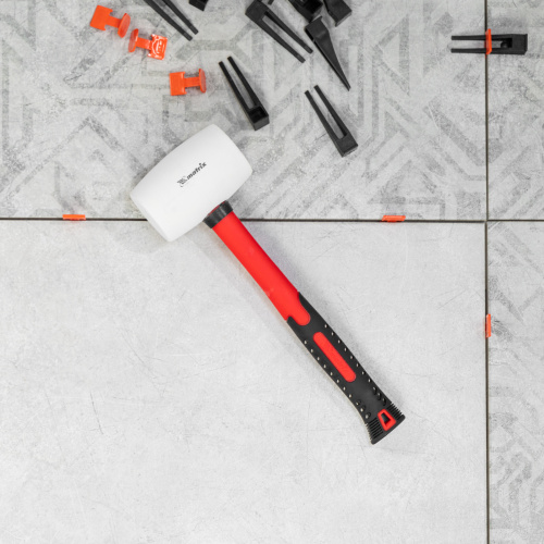 Киянка резиновая, 450 г, белая резина, фибергласовая рукоятка Matrix по ценам производителя в Москве с доставкой по всей России