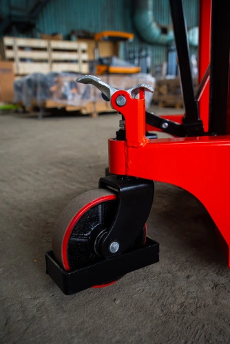 Штабелер гидравлический 2,0 т 1,6 м TOR CTY-E с раздвижными вилами по ценам производителя в Москве с доставкой по всей России
