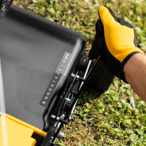 Скарификатор-аэратор бензиновый SAG-400, 212 см3, -15/+10 мм, 40 см Denzel по ценам производителя в Москве с доставкой по всей России