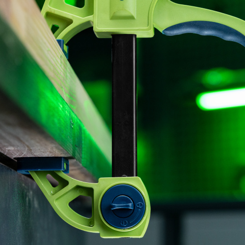 Струбцина F-образная, быстрозажимная, 200 х 70 х 420 мм, пластиковый корпус, фиксатор, двухкомпонентная рукоятка Сибртех по ценам производителя в Москве с доставкой по всей России