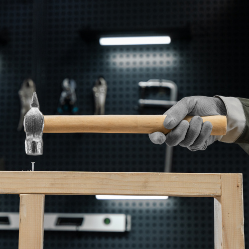 Молоток слесарный, 600 г, круглый боек, деревянная рукоятка по ценам производителя в Москве с доставкой по всей России