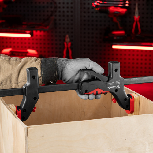 Струбцина универсальная F-образная, 760 х 1065 х 90 мм, пластмассовый корпус Matrix по ценам производителя в Москве с доставкой по всей России