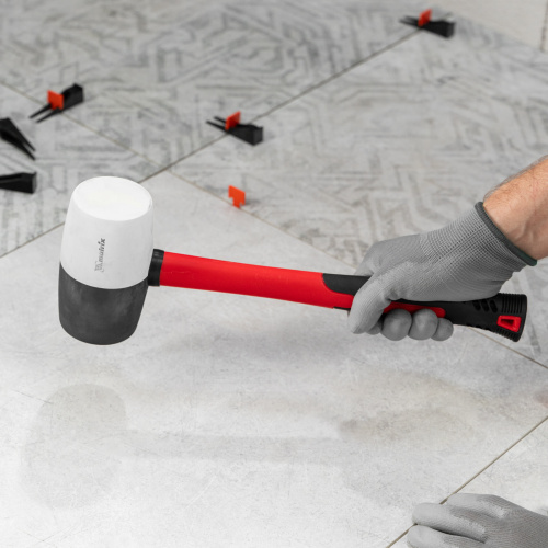 Киянка резиновая, 910 г, черно-белая резина, фибергласовая рукоятка Matrix по ценам производителя в Москве с доставкой по всей России