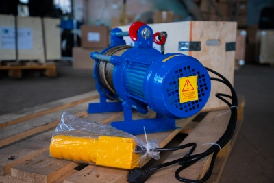 Лебедка электрическая  500 кг 100 м с канатом 220 В TOR KCD по ценам производителя в Москве с доставкой по всей России