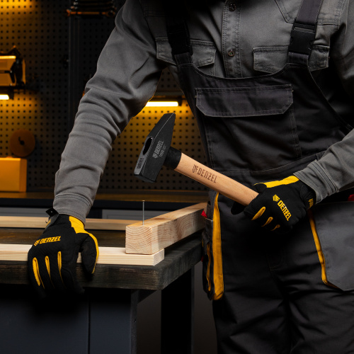 Молоток слесарный, 1000 г, кованый квадратный боек, буковая рукоятка Denzel по ценам производителя в Москве с доставкой по всей России