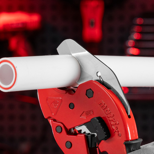 Ножницы для резки изделий из ПВХ, D до 42 мм, обрезиненная опорная рукоятка, порошковое покрытие рукояток Matrix по ценам производителя в Москве с доставкой по всей России