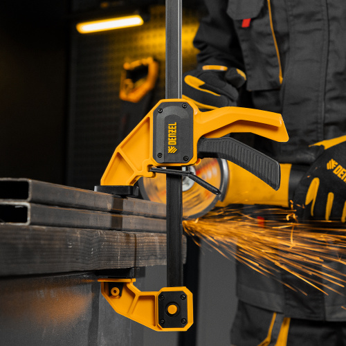 Струбцина F-образная, быстрозажимная, 600 х 80 мм, усиленный нейлоновый корпус Denzel по ценам производителя в Москве с доставкой по всей России