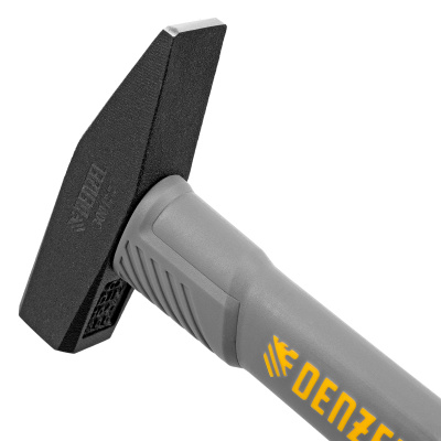 Молоток слесарный, 300 г, кованый, фибергласовая рукоятка c TPR покрытием Denzel по ценам производителя в Москве с доставкой по всей России