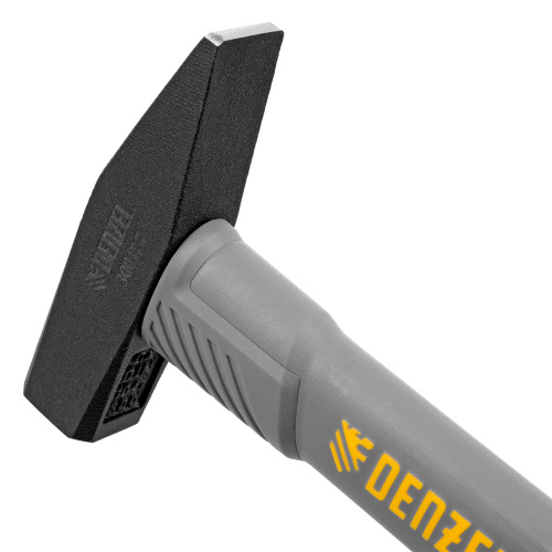 Молоток слесарный, 300 г, кованый, фибергласовая рукоятка c TPR покрытием Denzel по ценам производителя в Москве с доставкой по всей России