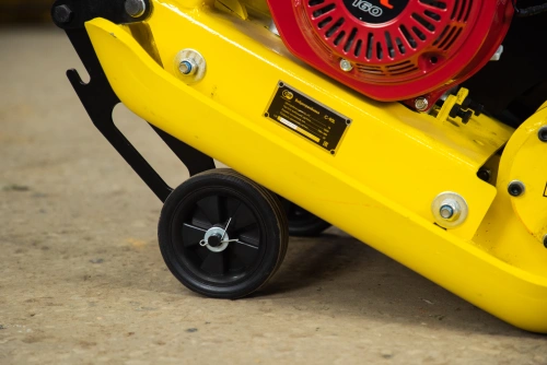 Виброплита 80 кг, 16кН (Honda) без бака колесный комплект TOR C-90L по ценам производителя в Москве с доставкой по всей России