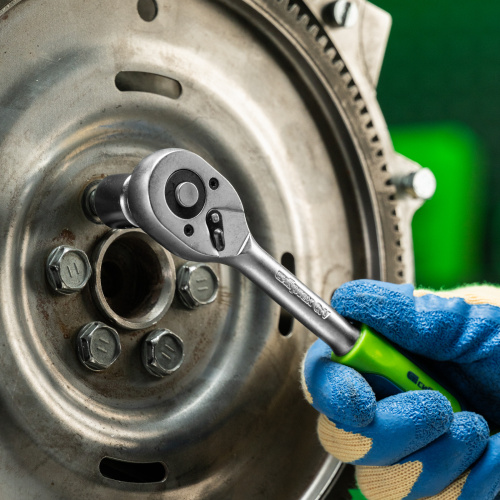 Ключ-трещотка 3/8", 45 зубьев, с быстрым сбросом, матовый хром Сибртех по ценам производителя в Москве с доставкой по всей России