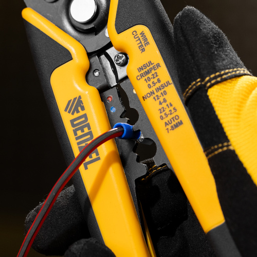 Щипцы для зачистки электропроводов 0,2-6 мм², функция обрезания проводов Denzel по ценам производителя в Москве с доставкой по всей России