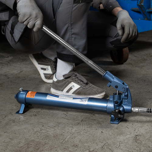 Растяжка гидравлическая, 10 т, набор из 17 предметов, 7 сменных насадок, в пластиковом кейсе Stels по ценам производителя в Москве с доставкой по всей России