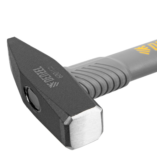 Молоток слесарный, 600 г, кованый, фибергласовая рукоятка c TPR покрытием Denzel по ценам производителя в Москве с доставкой по всей России